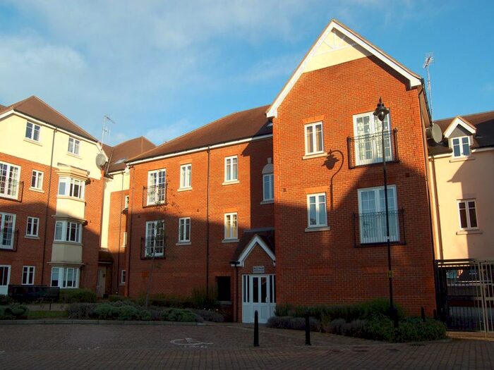 2 Bedroom Flat To Rent In Peppermint Road, Hitchin, SG5