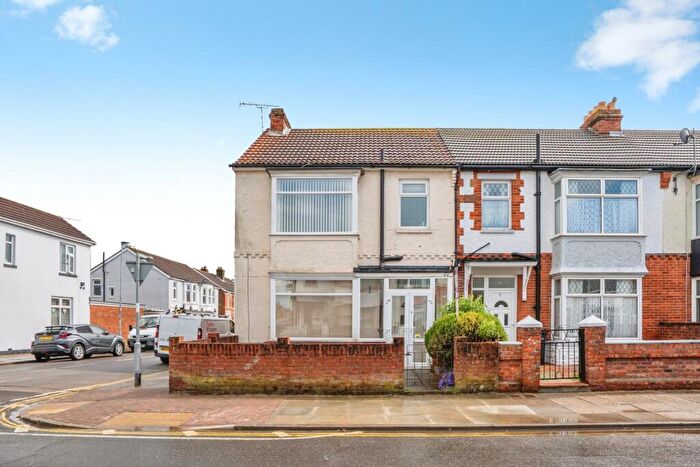 3 Bedroom End Of Terrace House For Sale In Mayfield Road, Portsmouth, Hampshire, PO2