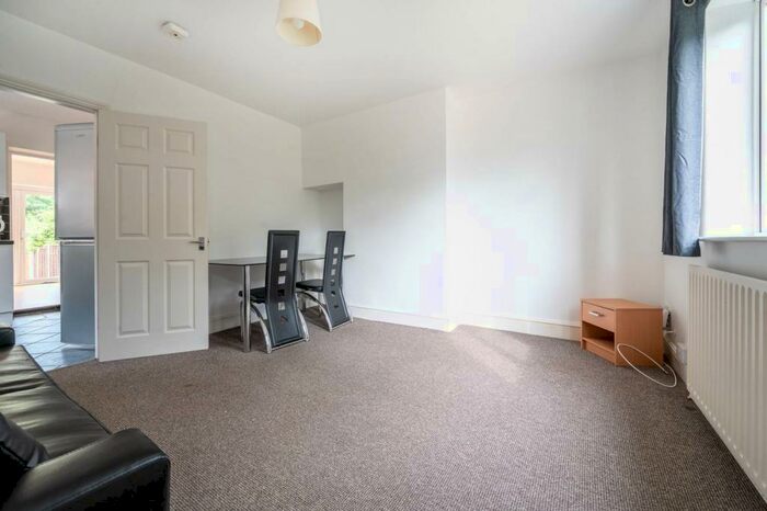 4 Bedroom Semi-Detached House To Rent In Hillcrest Road, Westborough, Guildford, GU2