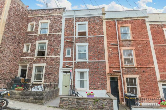 1 Bedroom Flat To Rent In Ambra Vale East, Bristol, BS8