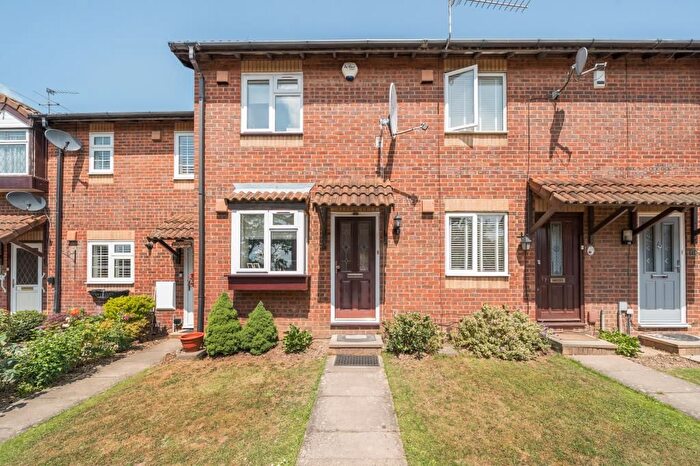 2 Bedroom Terraced House To Rent In Slough, Berkshire, SL1