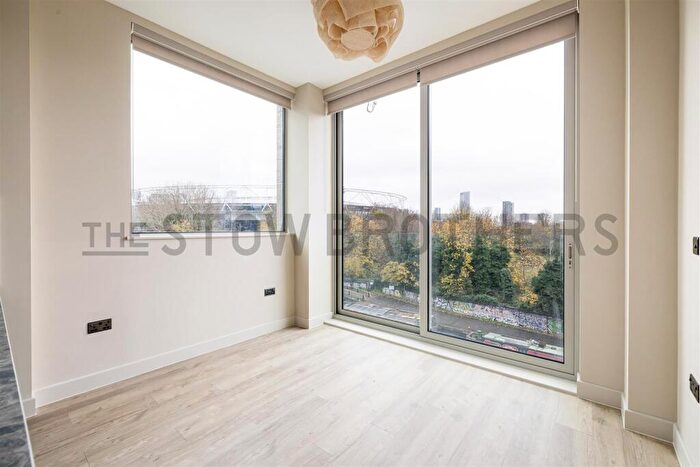 2 Bedroom Penthouse To Rent In Bridle House, Stables Yard, London, E3