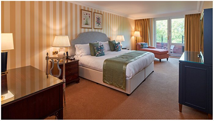 3 Bedroom Flat To Rent In Thorney Crt, London, EC3R