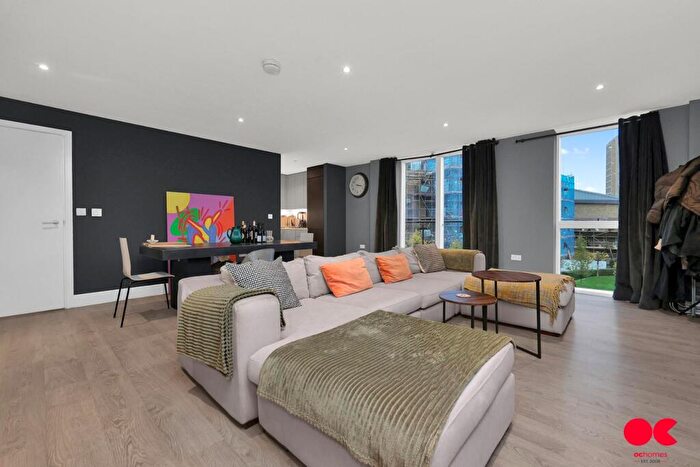 3 Bedroom Flat For Sale In Ruckholt Road, Leyton, E10