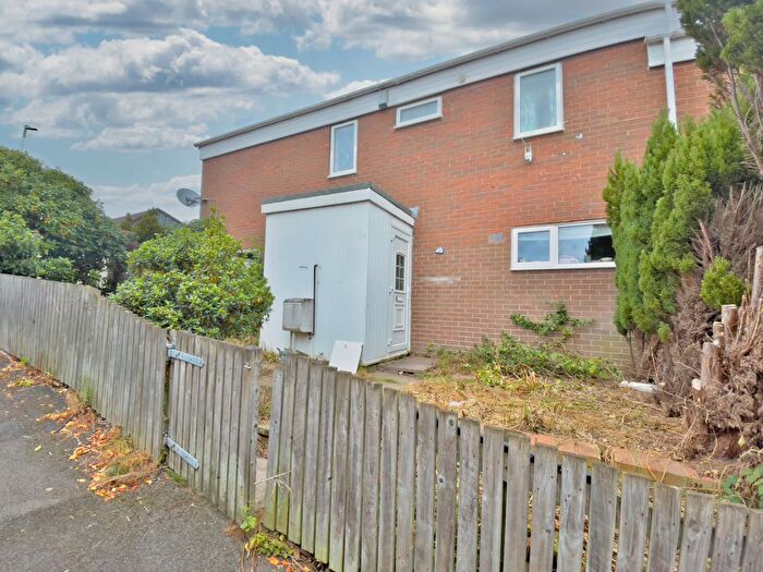 4 Bedroom Semi-Detached House For Sale In Warrensway, Telford, TF7