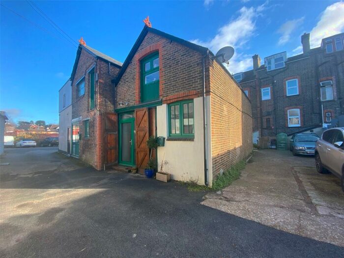 1 Bedroom Semi-Detached House To Rent In Linkfield Corner, Redhill, Surrey, RH1