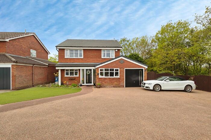 4 Bedroom Detached House For Sale In Lincoln Close, Ashton-Under-Lyne, Lancashire, OL6
