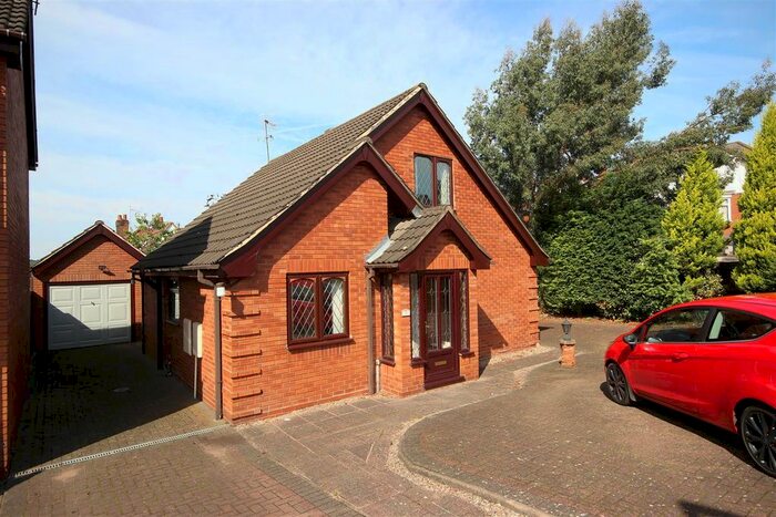 3 Bedroom Detached Bungalow To Rent In Bradleys Close, Cradley Heath, B64