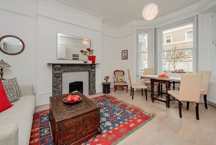 1 Bedroom Flat For Sale In Ladbroke Road, Notting Hill, W11