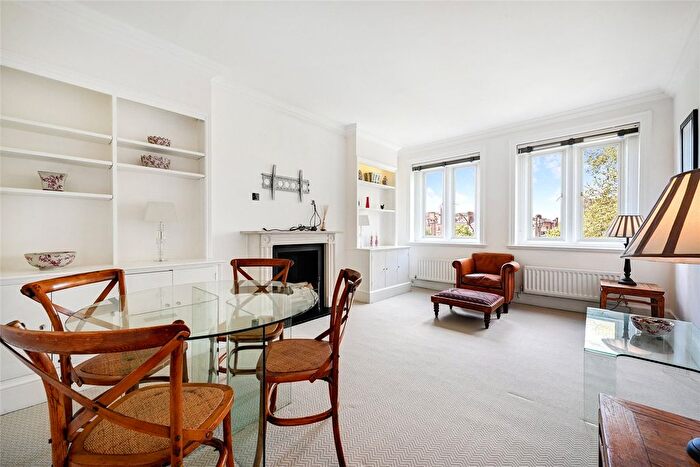 2 Bedroom Flat To Rent In Cadogan Place, London, SW1X