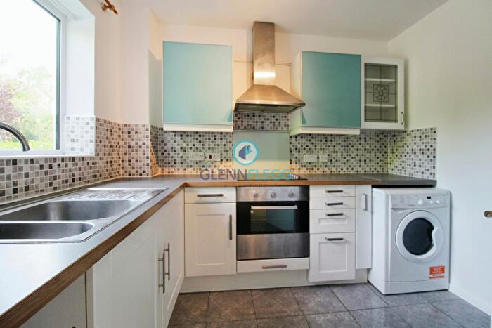 2 Bedroom Apartment To Rent In Littlebrook Avenue, Burnham, SL2