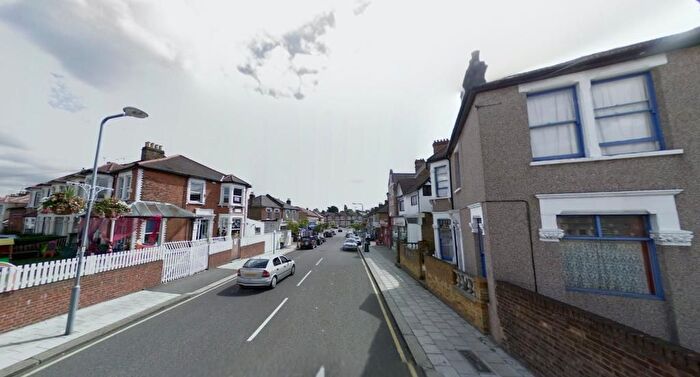 2 Bedroom Flat To Rent In Belgrave Road, Ilford, Redbridge, Chadwell Heath, London, IG1