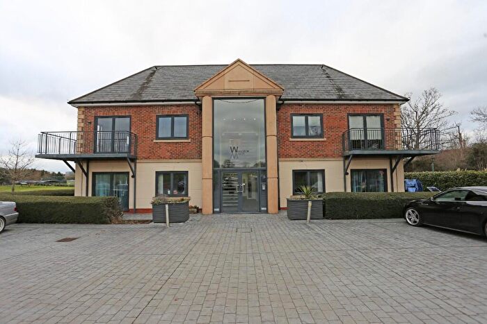 1 Bedroom Apartment To Rent In Abridge Road, Chigwell, Essex, IG7