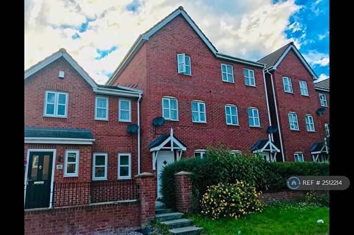 4 Bedroom Semi-Detached House To Rent In Aspenwood Drive, Manchester, M9