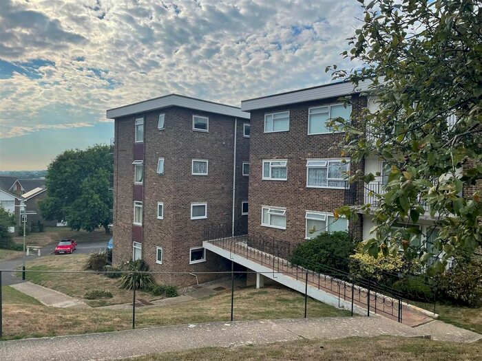 2 Bedroom Flat To Rent In Wellis Gardens, St. Leonards-On-Sea, TN38