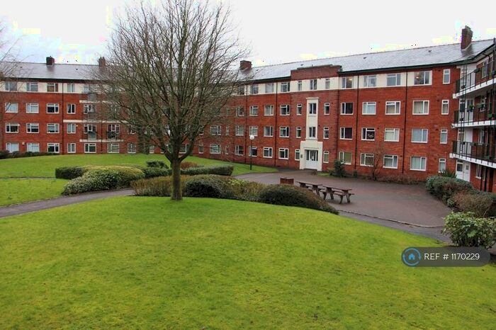 2 Bedroom Flat To Rent In Melmerby Court, Salford, M5