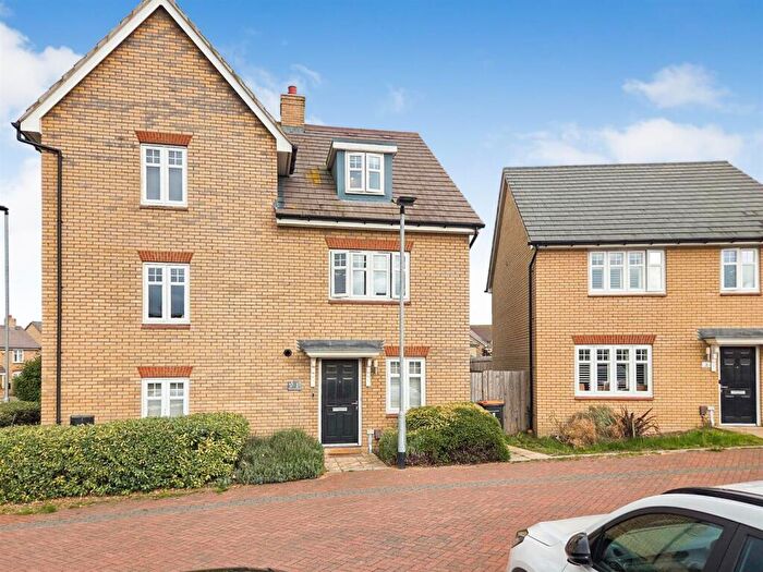 3 Bedroom Semi-Detached House For Sale In Silverstream, Wixams, Bedford, MK42