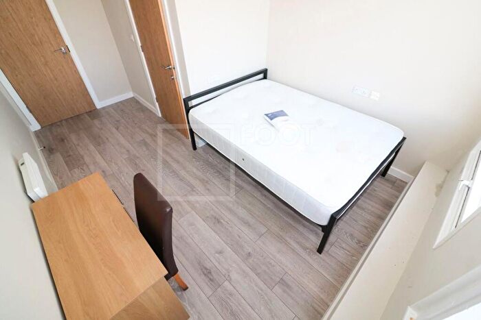 Flat To Rent In Colonnade House, Sunbridge Road, BD1