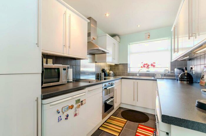 2 Bedroom Flat To Rent In Carlisle Close, Kingston, Kingston Upon Thames, KT2