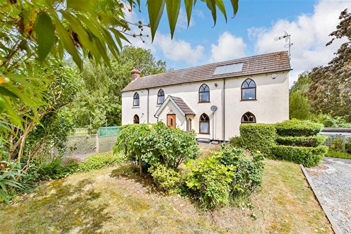 3 Bedroom Semi Detached House For Sale In London Road, Faversham, Kent, ME13
