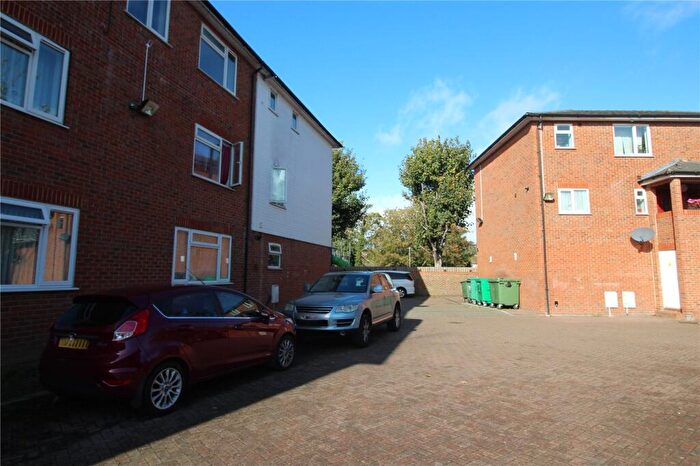 2 Bedroom Maisonette To Rent In Rochester Road, Gravesend, Kent, DA12