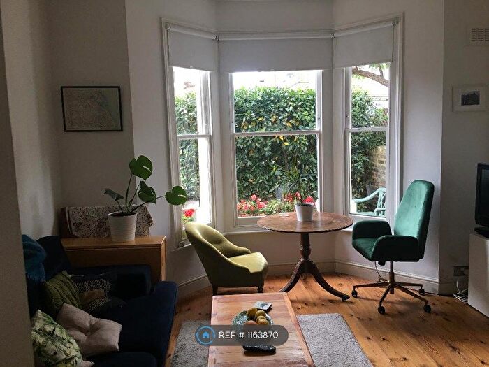 2 Bedroom Flat To Rent In Denholme Road, London, W9
