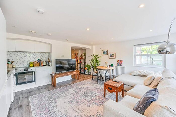 1 Bedroom Flat To Rent In Este Road, Battersea, London, SW11