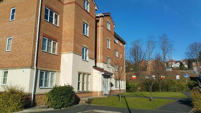 3 Bedroom Flat To Rent In Porterfield Drive Tyldesley, Manchester, M29