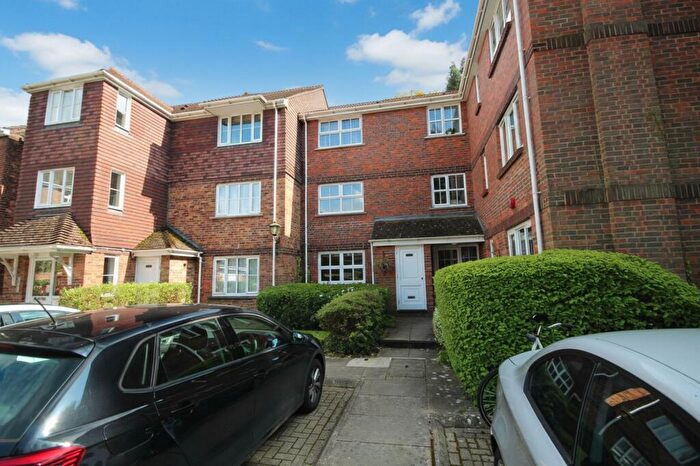 1 Bedroom Apartment To Rent In North Parade, Horsham, RH12