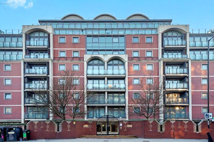 2 Bedroom Flat To Rent In Regents Park House, Park Road, NW8