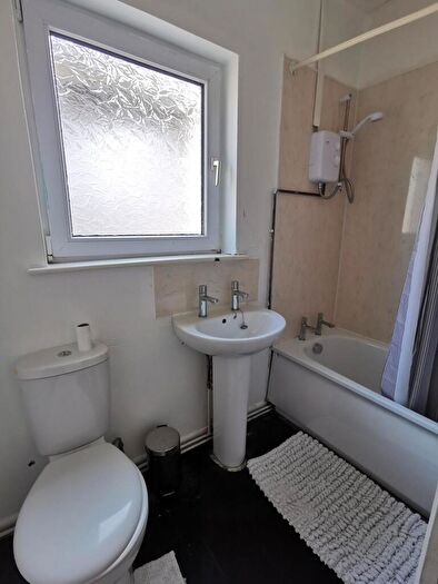 1 Bedroom Flat To Rent In Paxton Street, Sandfields, Swansea, SA1