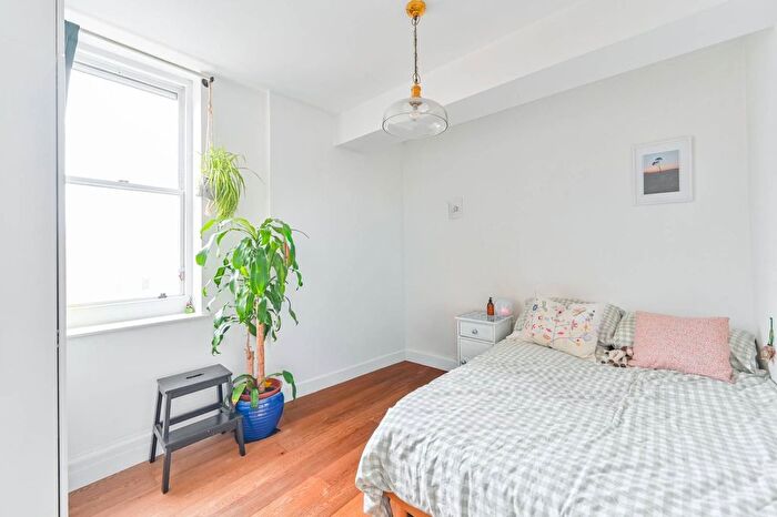1 Bedroom Flat For Sale In Belgrave House, Clapham Road, Oval, London, SW9