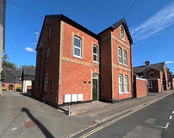 2 Bedroom Flat For Sale In Jubilee Road, Fairfields, Basingstoke, RG21