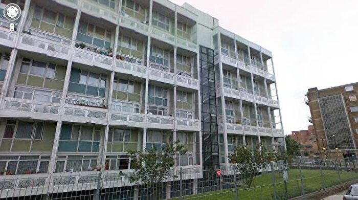 3 Bedroom Flat To Rent In Barnardo Gardens, Barnardo Street, Limehouse, Shadwell, Aldgate, City, London, E1