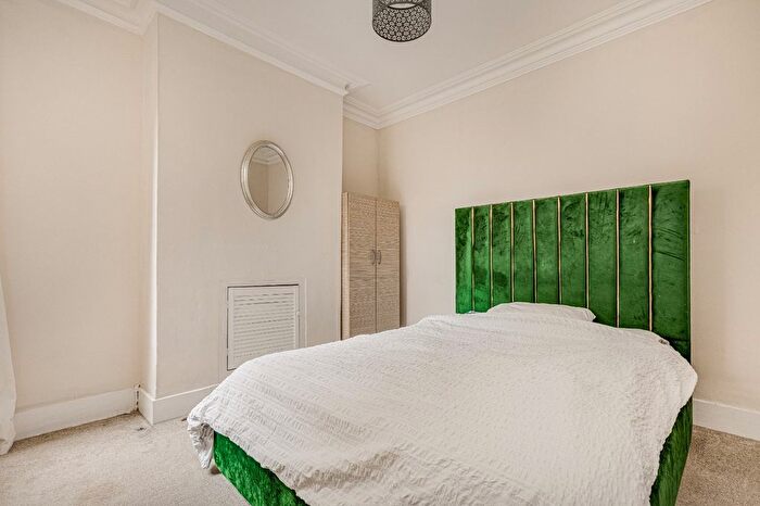 2 Bedroom Property To Rent In Sidney Road, Twickenham, TW1