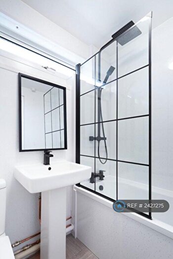 1 Bedroom Flat To Rent In Kirktonholm Place, Kilmarnock, KA1
