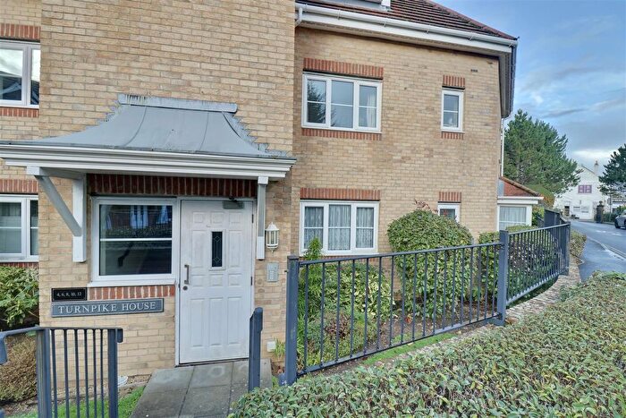 2 Bedroom Flat For Sale In The Tollgate, Fareham, PO16