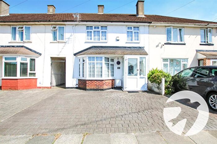 3 Bedroom Terraced House For Sale In Bromhedge, Eltham, London, SE9