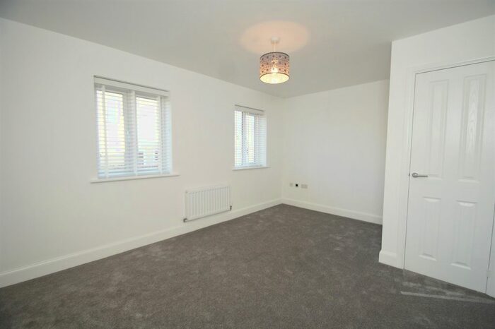 2 Bedroom End Of Terrace House To Rent In Guisborough Avenue, Bramhope, Leeds, LS16