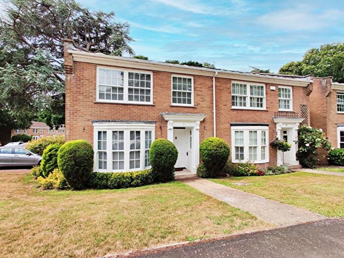 3 Bedroom Semi-Detached House For Sale In Cranwell Close, Bransgore, Christchurch, BH23