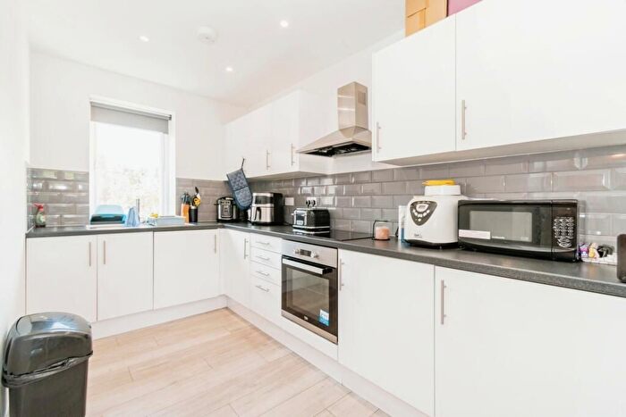 2 Bedroom Flat For Sale In Hardy Close, Dukinfield, SK16