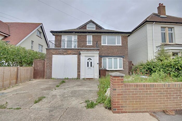 5 Bedroom Detached House To Rent In Montserrat Road, Lee-On-The-Solent, PO13
