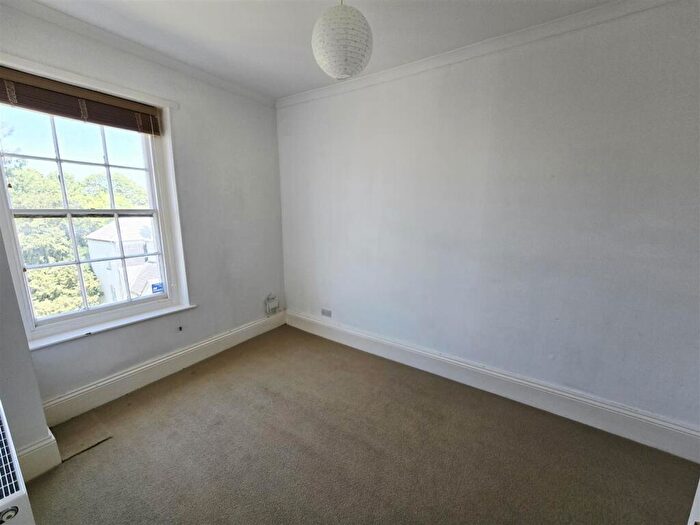 3 Bedroom Flat For Sale In Church Stile, Launceston, PL15