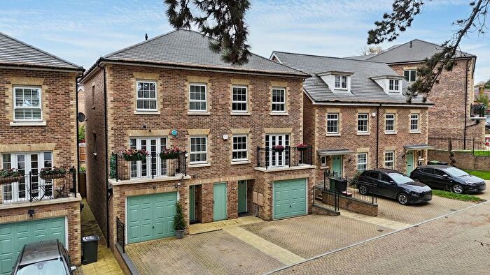 4 Bedroom Semi Detached House For Sale In Balston Road, Maidstone, ME14