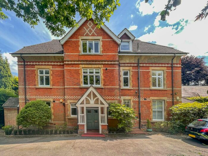 2 Bedroom Apartment To Rent In Crawley Ridge, Camberley, Surrey, GU15