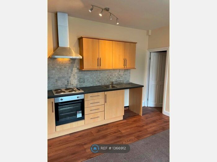 2 Bedroom Terraced House To Rent In Manchester Road, Huddersfield, HD4