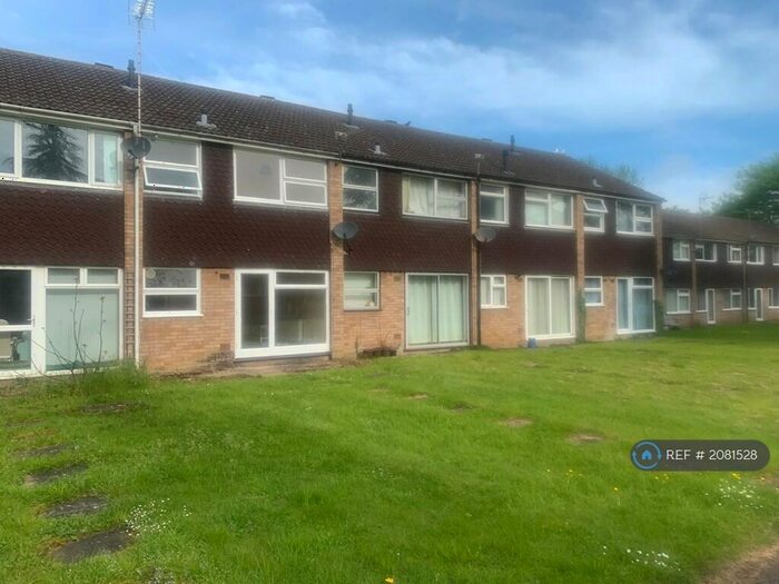 2 Bedroom Terraced House To Rent In Grange Gardens, Bedford, MK44
