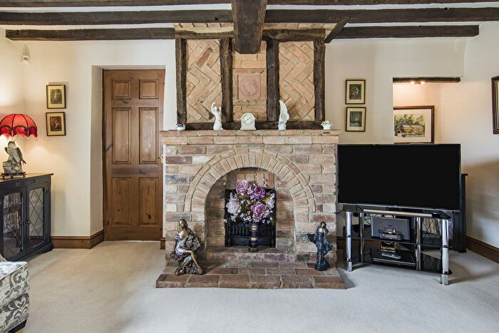 4 Bedroom Detached House For Sale In Lower Street, Desborough, NN14