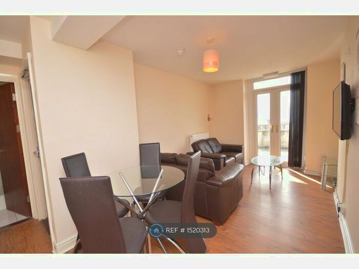 2 Bedroom Flat To Rent In Brynmill, Swansea, SA2