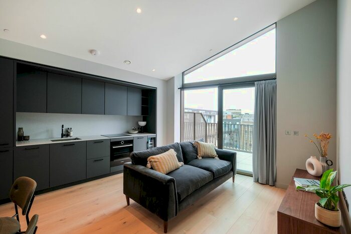 1 Bedroom Flat To Rent In Ganton Street, London, W1F